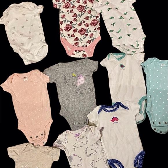Newborn onsies - Picture 3 of 15